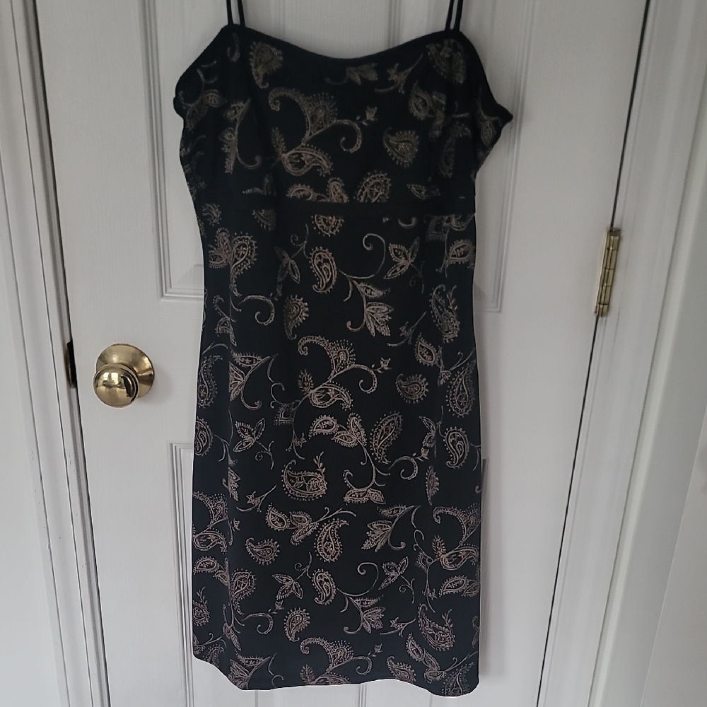 CR Elegant Black and Gold sparkly Paisley Dress
